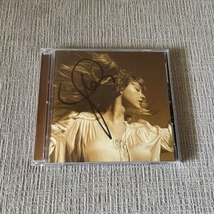 Signed Taylor Swift Fearless (Taylor's Version) CD!